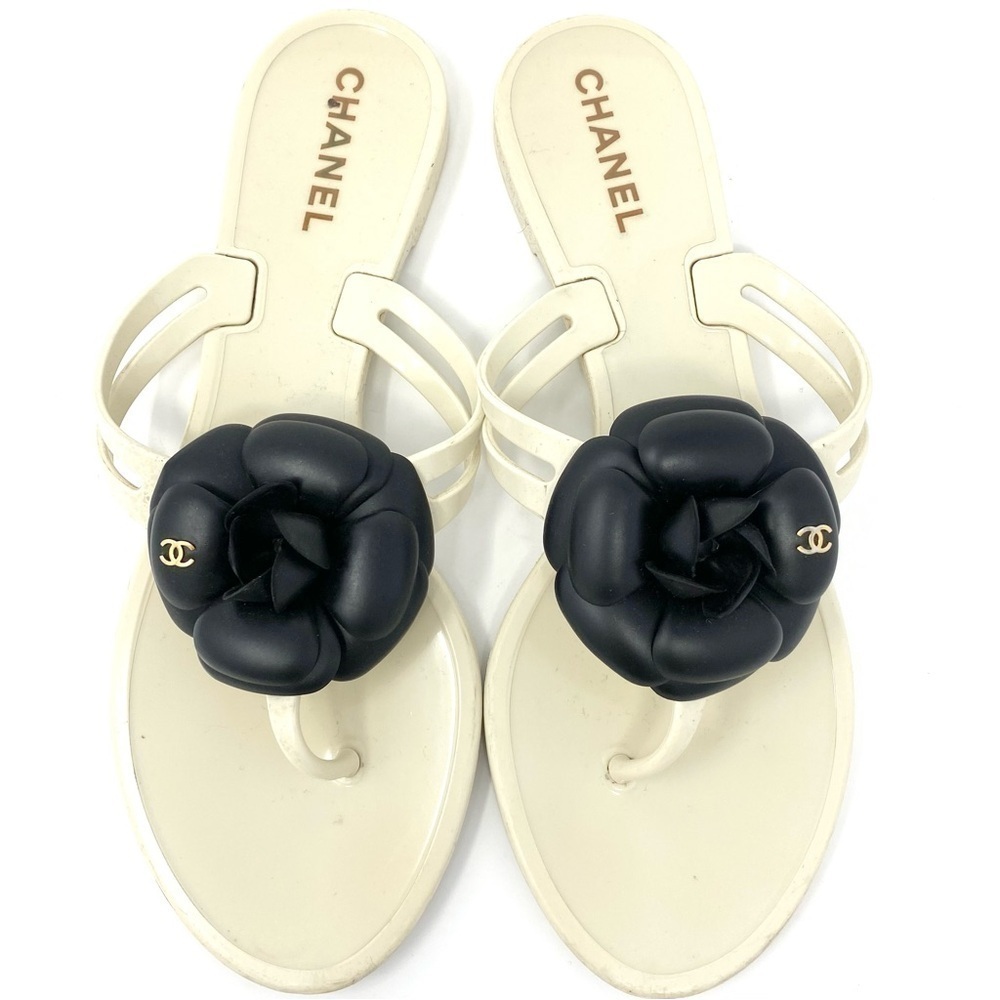 AUTHENTIC 💎 CHANEL DARK WHITE CC LOGO THONG FLAT SANDALS SLIDES EU 39 CAMELLIA - Picture 11 of 15